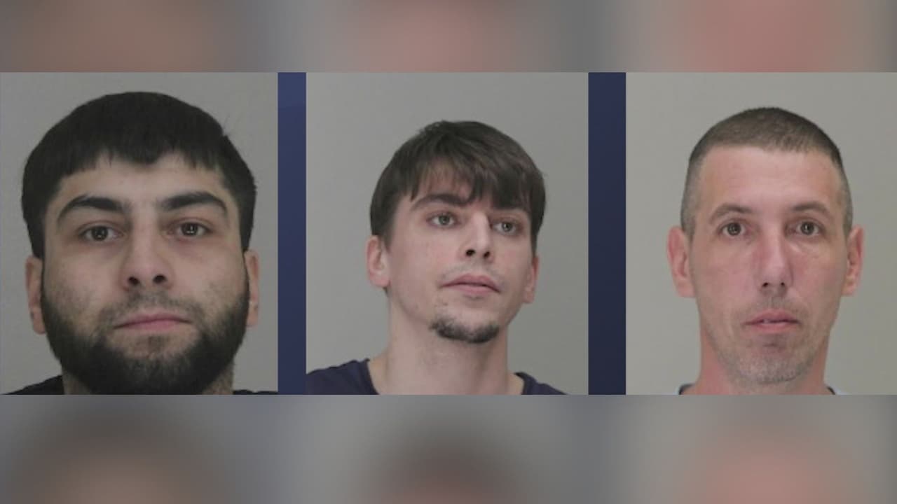 Autoridades de Texas arrestan a tres hombres, acusados de fraude por medio de tarjetas de regalo