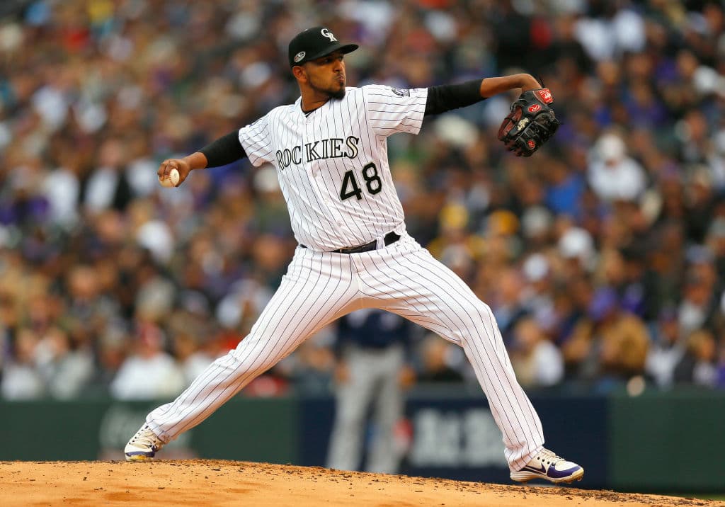 En el segundo inning, salvo un hit de Erik Kratz, el abridor de Colorado Germán Márquez , retiró sin daño. Cargó con el revés y transitó 5.0 entradas, le dieron 7 hits, caminó a uno y abanicó a 5.