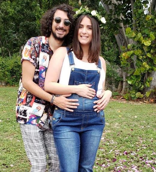 Sin embargo, Harold Emmanuel Trucco aún se encuentra soltero y así posó junto a la futura mamá.