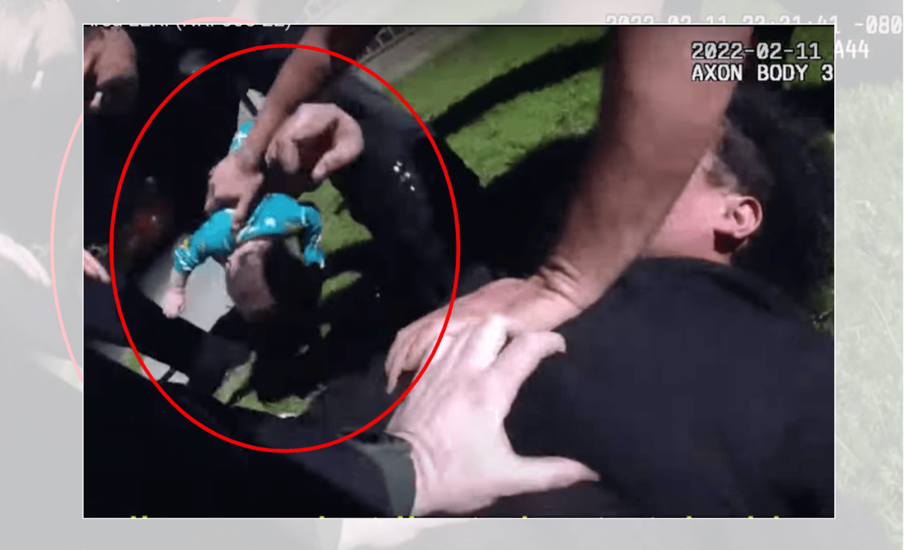 Revelan video de policías derribando a hispano con bebé en brazos, investigan fractura de cráneo en el menor