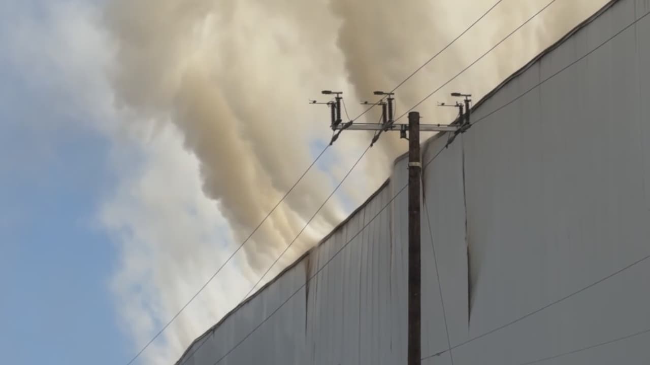 ¿Es seguro comer las frutas y verduras de huertas cubiertas de ceniza por incendio en Boyle Heights?