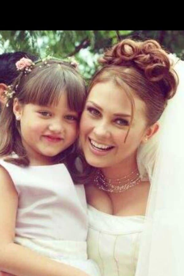 En esta misma historia también compartió créditos con Aracely Arambula, y gracias a este personaje tuvo más oportunidades en la televisión.