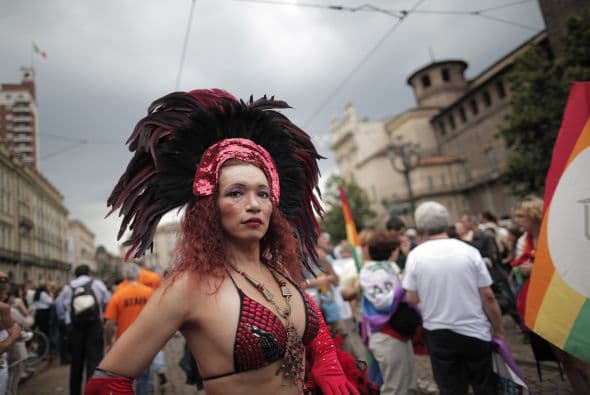 Unos más por un atuendo de carnaval.