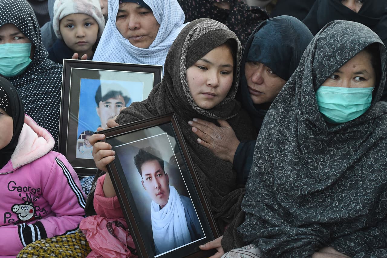 <b>Pakistán</b>
<br>
<br>Refugiados aceptados por Estados Unidos desde 2016: 
<b>1,840</b>
<br>
<br>2016: 545 refugiados aceptados.
<br>
<br>2017: 346 refugiados aceptados.
<br>
<br>2018: 441 refugiados aceptados.
<br>
<br>2019: 264 refugiados aceptados.
<br>
<br>2020: 169 refugiados aceptados.
<br>
<br>2021 (hasta el 30 de abril): 75 refugiados aceptados.
<br>
<br>El lento desarrollo económico, la inseguridad y la persecución religiosa son las principales razones por las que muchos han abandonado Pakistán. Sin embargo, el largo conflicto bélico en su vecina Afganistán lo ha convertido en un país receptor de refugiados.
<br>
<br>Malala Yousafzai, una de las refugiadas más prominentes del país 
<a href="https://www.univision.com/noticias/8-anos-despues-de-que-intentaran-matarla-malala-se-gradua-en-la-universidad-de-oxford-video"><u>ha trabajado mucho para llamar la atención</u></a> sobre esta crisis y es la persona más joven en ganar el 
<a href="https://www.univision.com/noticias/malala-yousafzai-el-premio-nobel-de-la-paz-no-es-el-fin-sino-el-principio-video"><u>Premio nobel de la Paz en 2014</u></a>, cuando tenía 17 años. Las comunidades de refugiados paquistaníes más grandes de los Estados Unidos se encuentran en Nueva York, California y Texas.