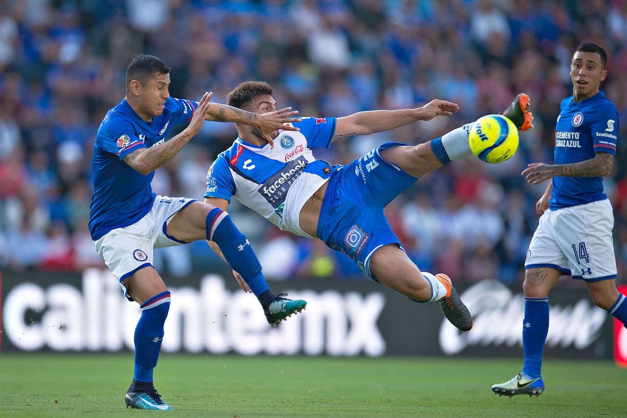 Cruz Azul llegará urgido por sumar de tres en su visita al campo de Santos Laguna en la Jornada 9 del Clausura 2018.