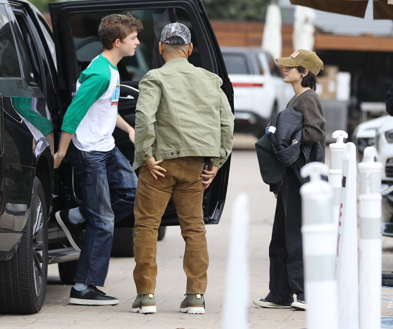 Emme y su acompañante llegaron junto con JLo.