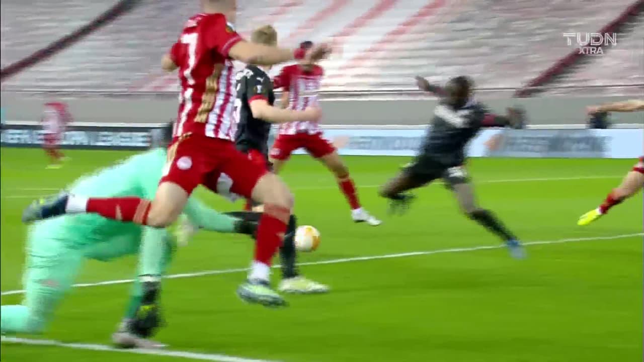¡Cayó el cuarto! Masouras puso el 4-2 sobre el PSV Eindhoven