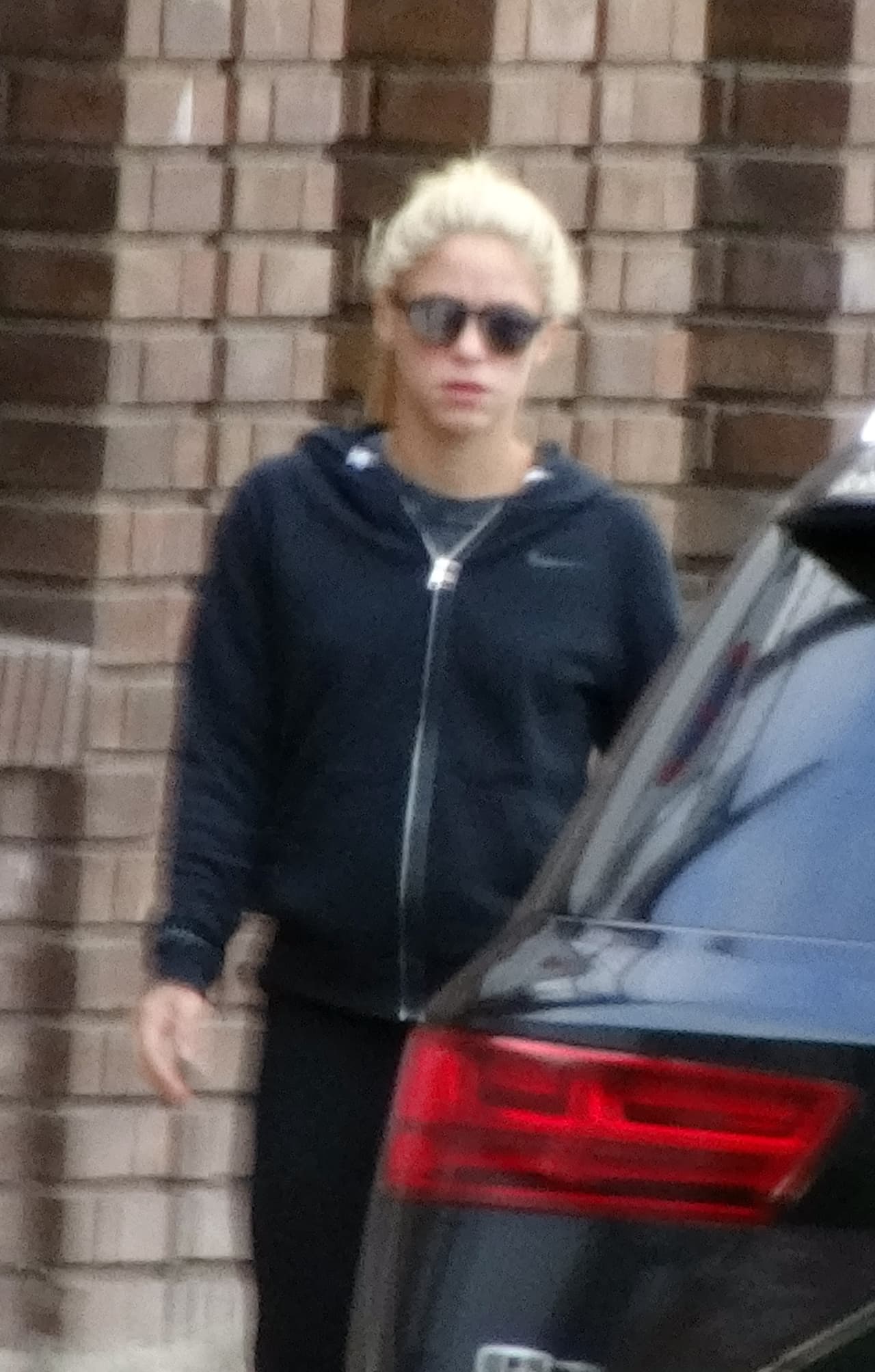 Después de una buena plática regresó a su automóvil.