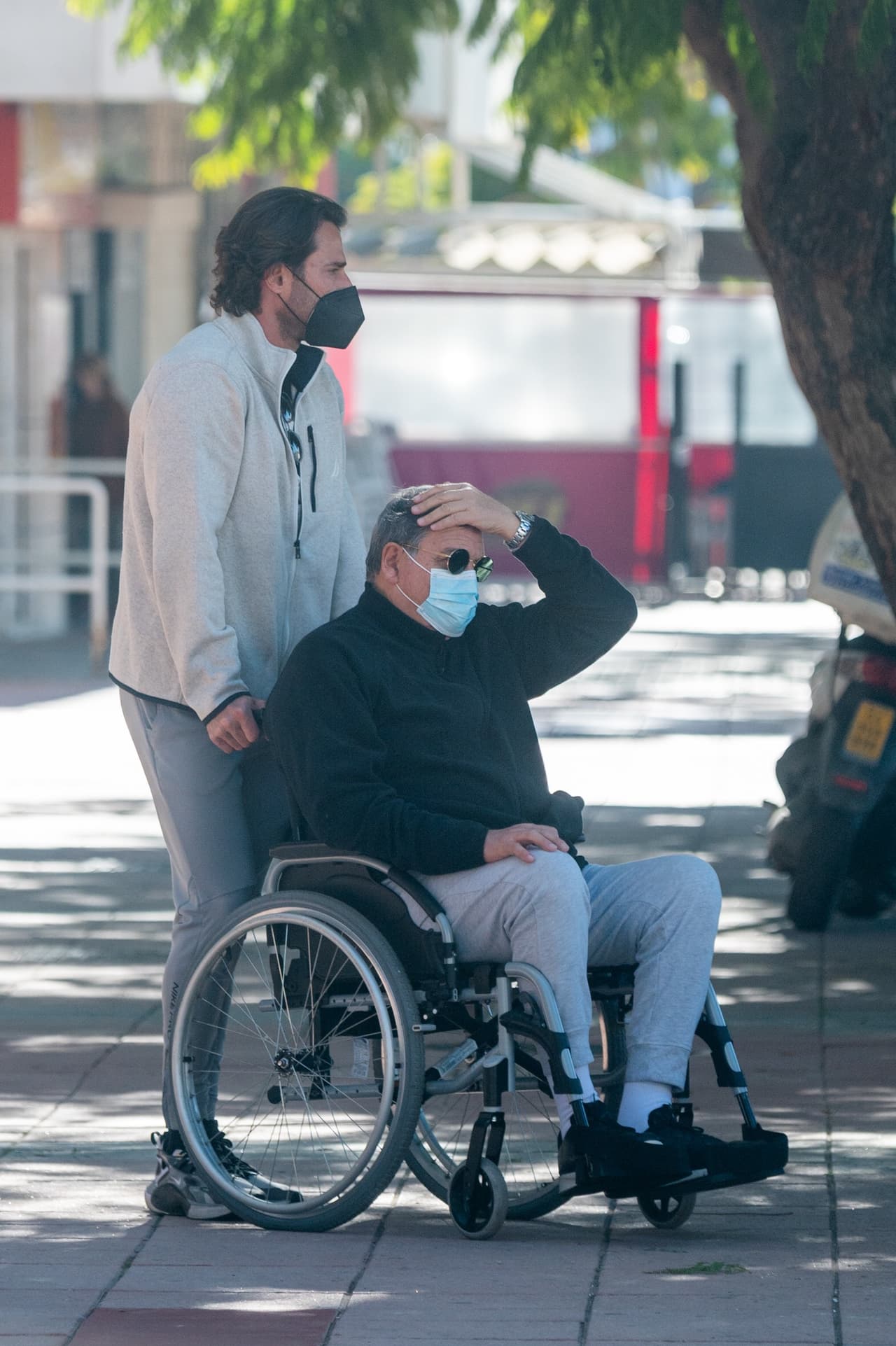 El derrame cerebral le ocasionó que la mitad de su cuerpo quedara paralizado, por lo que toma terapias para reponerse.
<br>