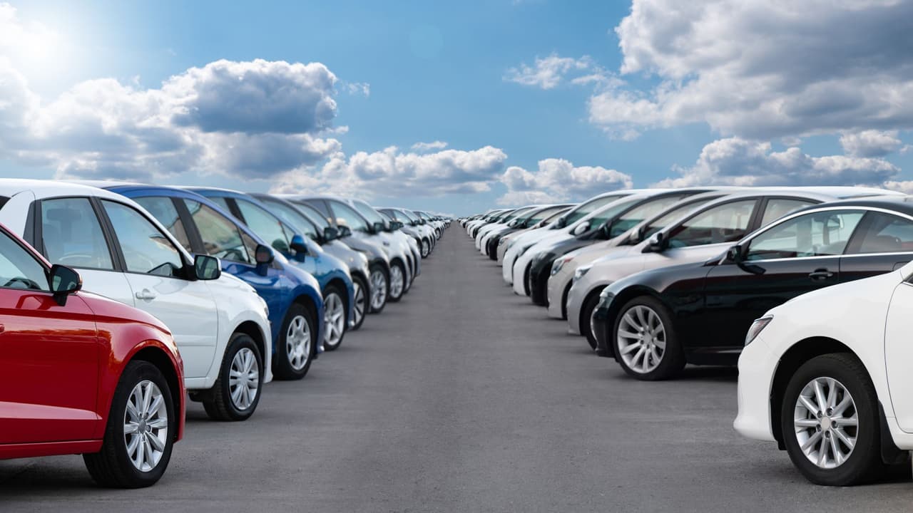 <h3 class="cms-H3-H3">En resumen 💡</h3> 👉🏻 Tricolor ya no vende autos ni ofrece financiamiento. 
<br>👉🏻 No existe una subasta única ni abierta al público. 
<br>👉🏻 Las ventas se hacen por etapas y por empresas especializadas. 
<br>👉🏻 La forma más común de comprar será después, en concesionarios.