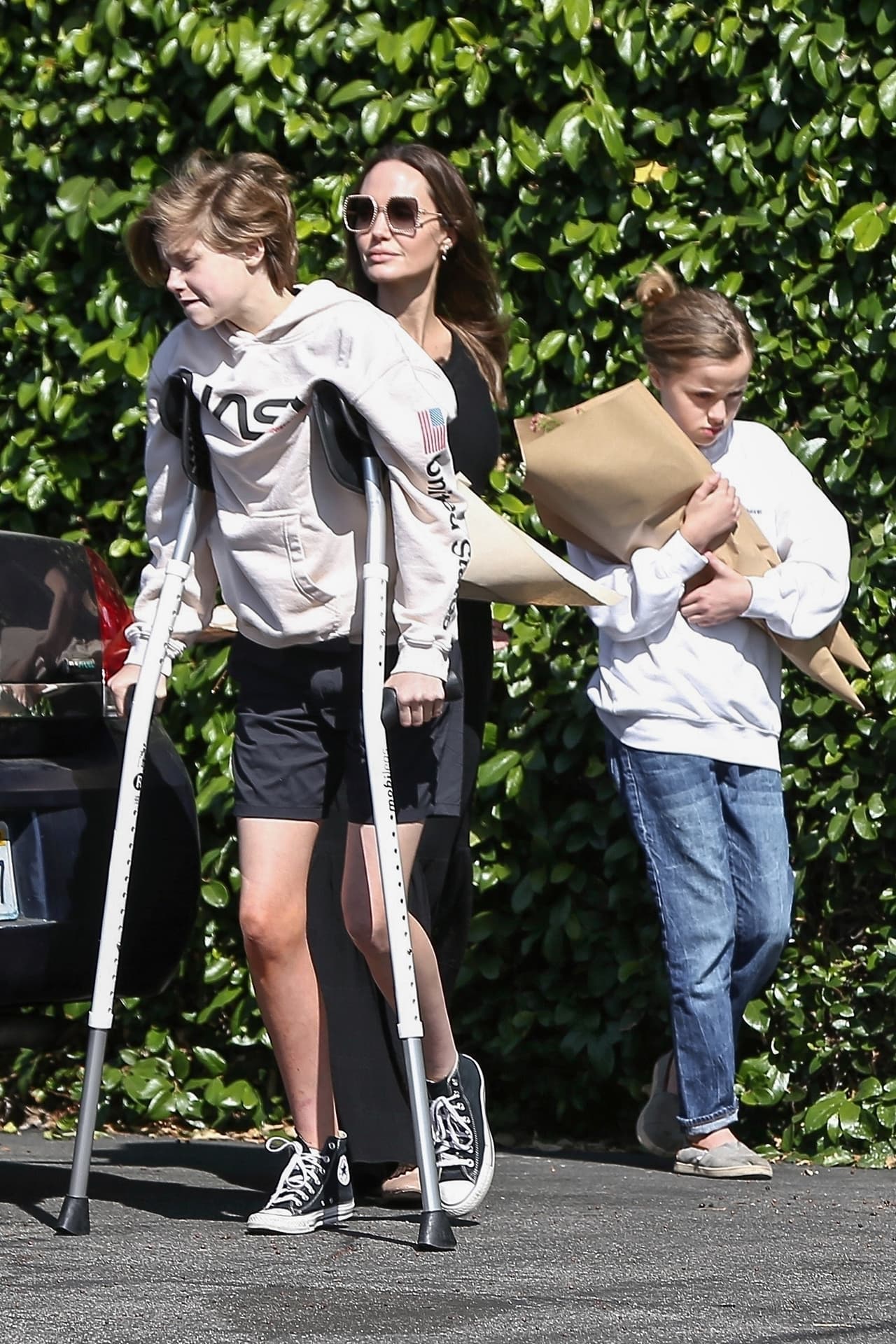 Los otros dos hijos biólogicos de Jolie y Pitt fueron 
<b>los gemelos Vivianne y Knox </b>que nacieron en Niza, Francia, en el verano de 2008.