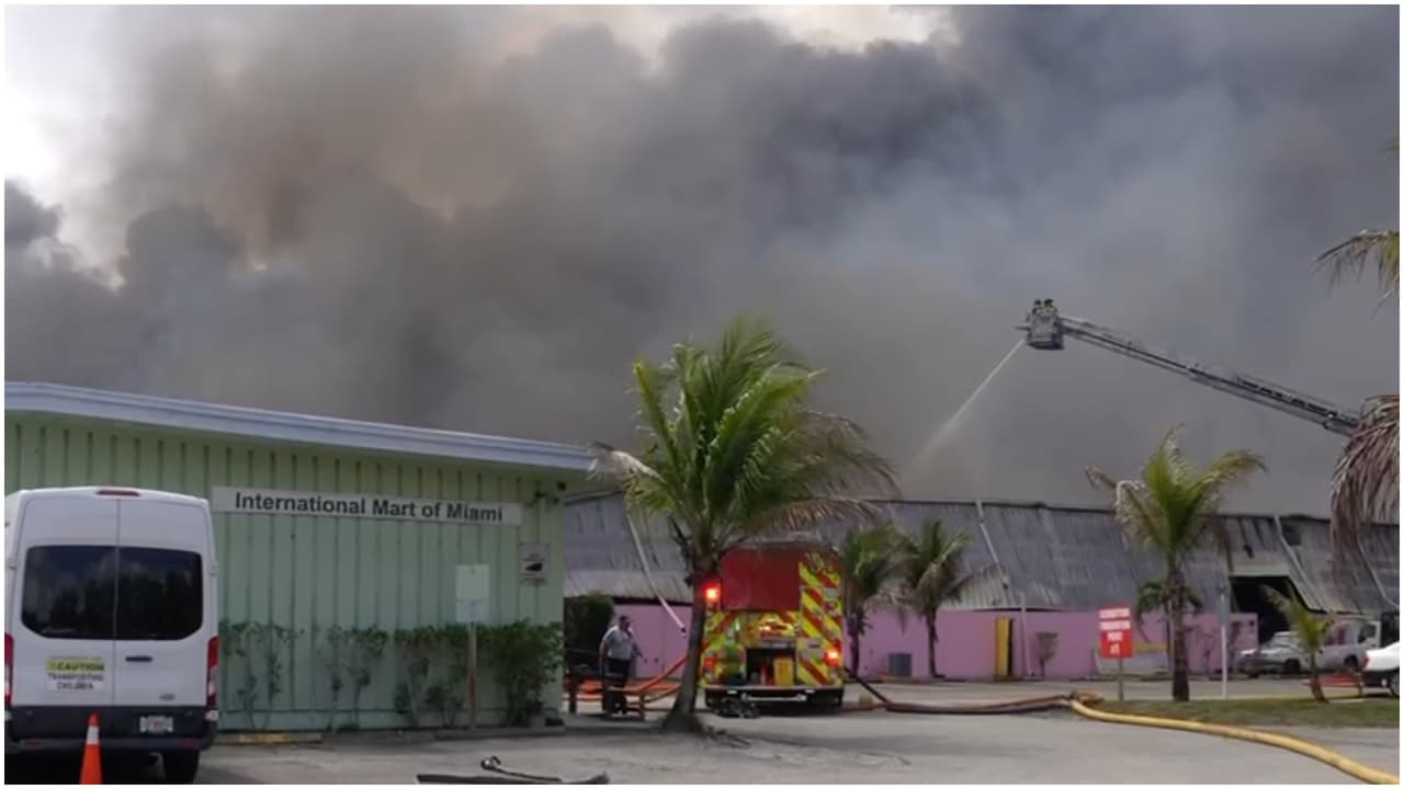 De acuerdo con las primeras informaciones, en el lugar habría tanques de gas propano.