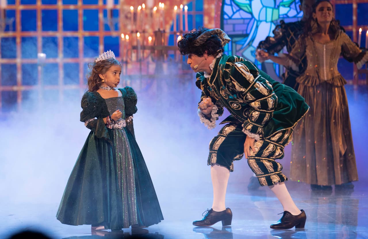 Mientras que Nathalie y Diego Schoening optaron por un número de canto con el tema 'Un Día de Suerte'.