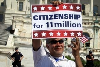 La reforma migratoria sacaría de las sombras a 11 millones de inmigrantes indocumentados.
