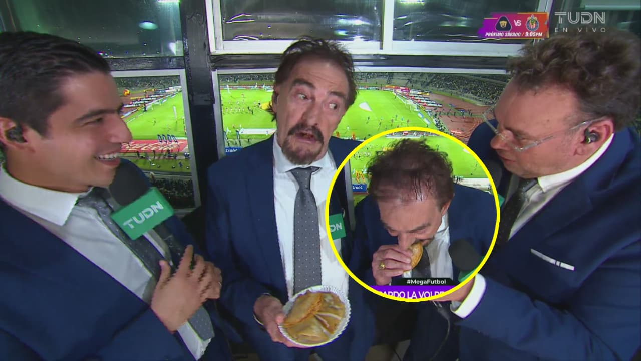 La Volpe prueba los tacos de canasta en TV en vivo y ¡su reacción es épica!
