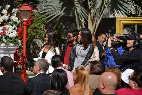 Los conductores de 'Nuestra Belleza Latina' no perdían ni un instante de la ceremonia