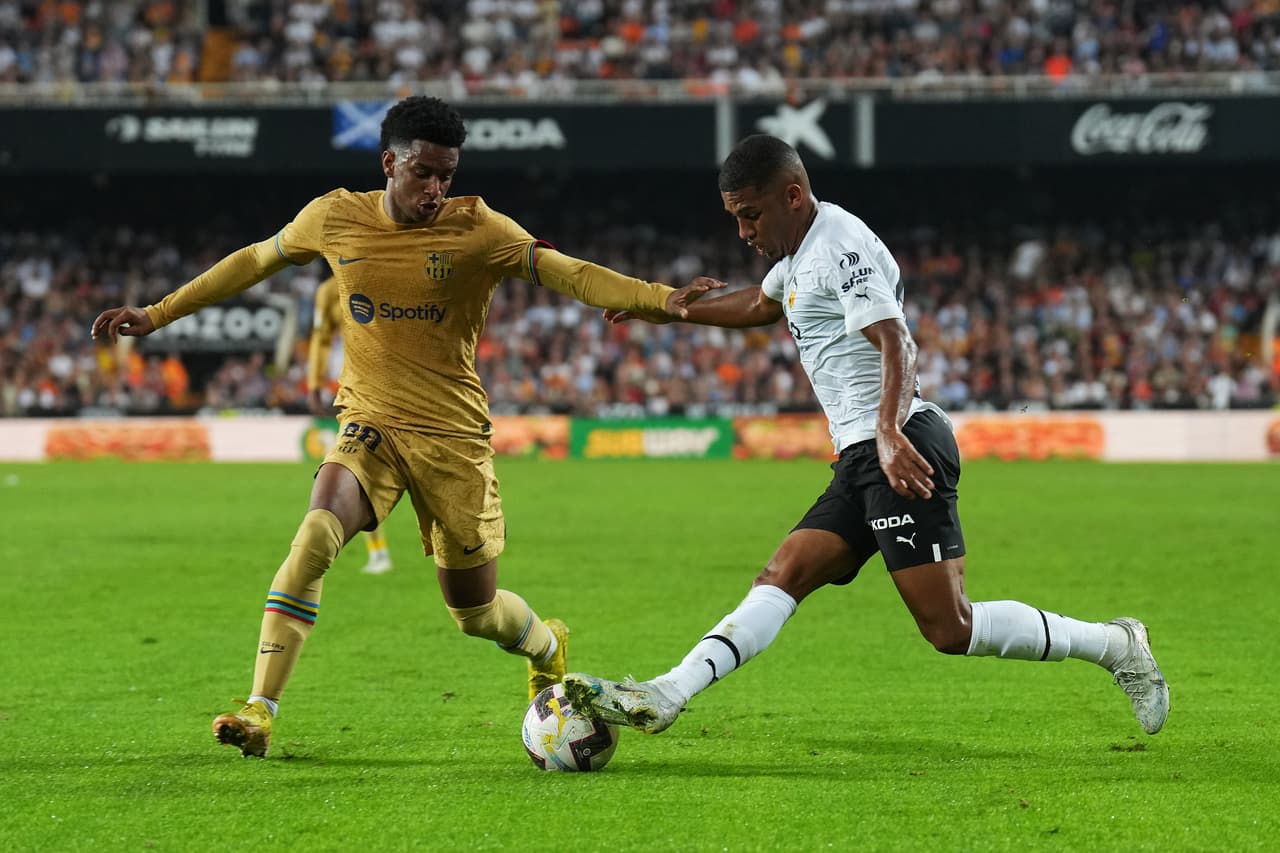 Barcelona venció de último minuto 0-1 al Valencia en Mestalla con un gol cardíaco de Robert Lewandowski; los Chés perdieron a Cavani por lesión.