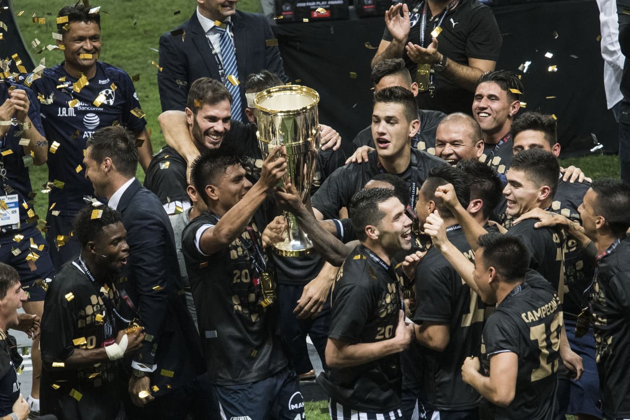 Así se vivieron los festejos de los Rayados del Monterrey tras imponerse en la Final de la Liga Campeones a los Tigres de la UANL en el Estadio BBVA.
