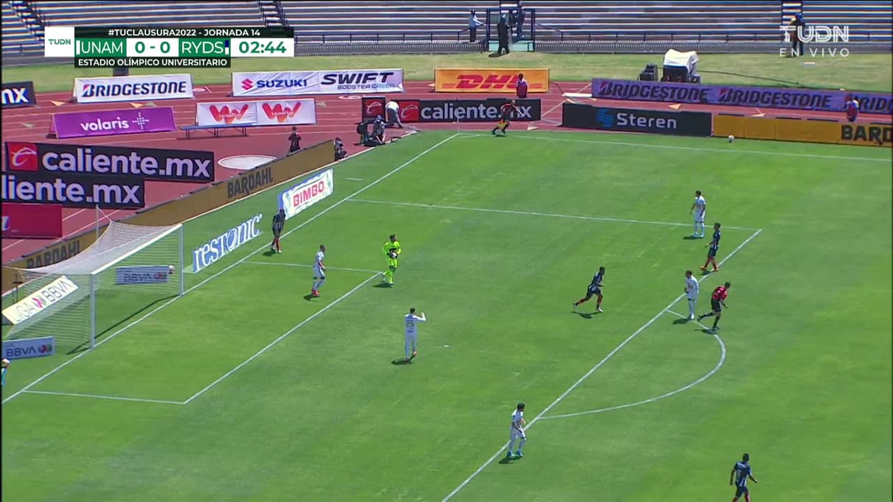 ¡TIRO ATAJADO! disparo por Vincent Janssen.