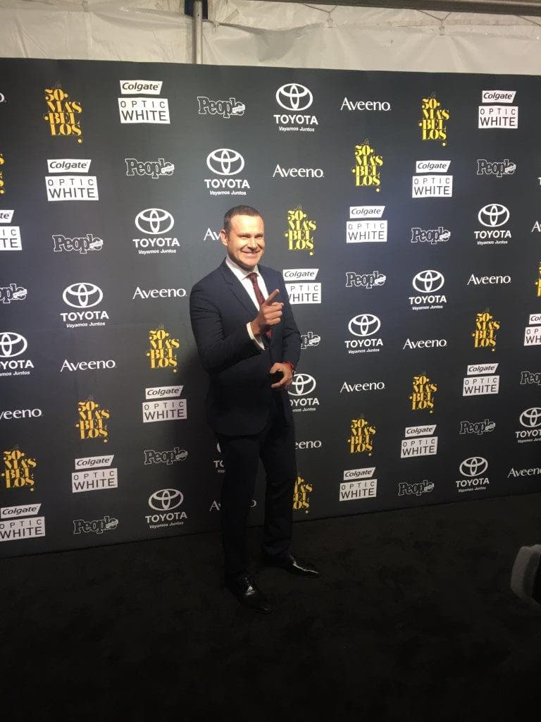 Nuestro Alan Tacher siempre sonriente y muy elegante.