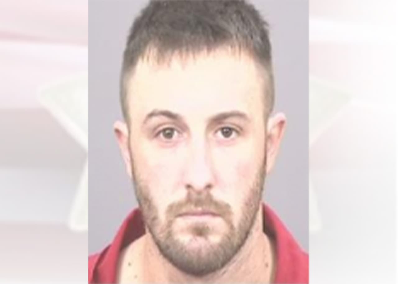 Nombre:Ricky Clowers
<br>Fecha de Nacimiento: 10/10/1988
<br>Orden de arresto: #20001633