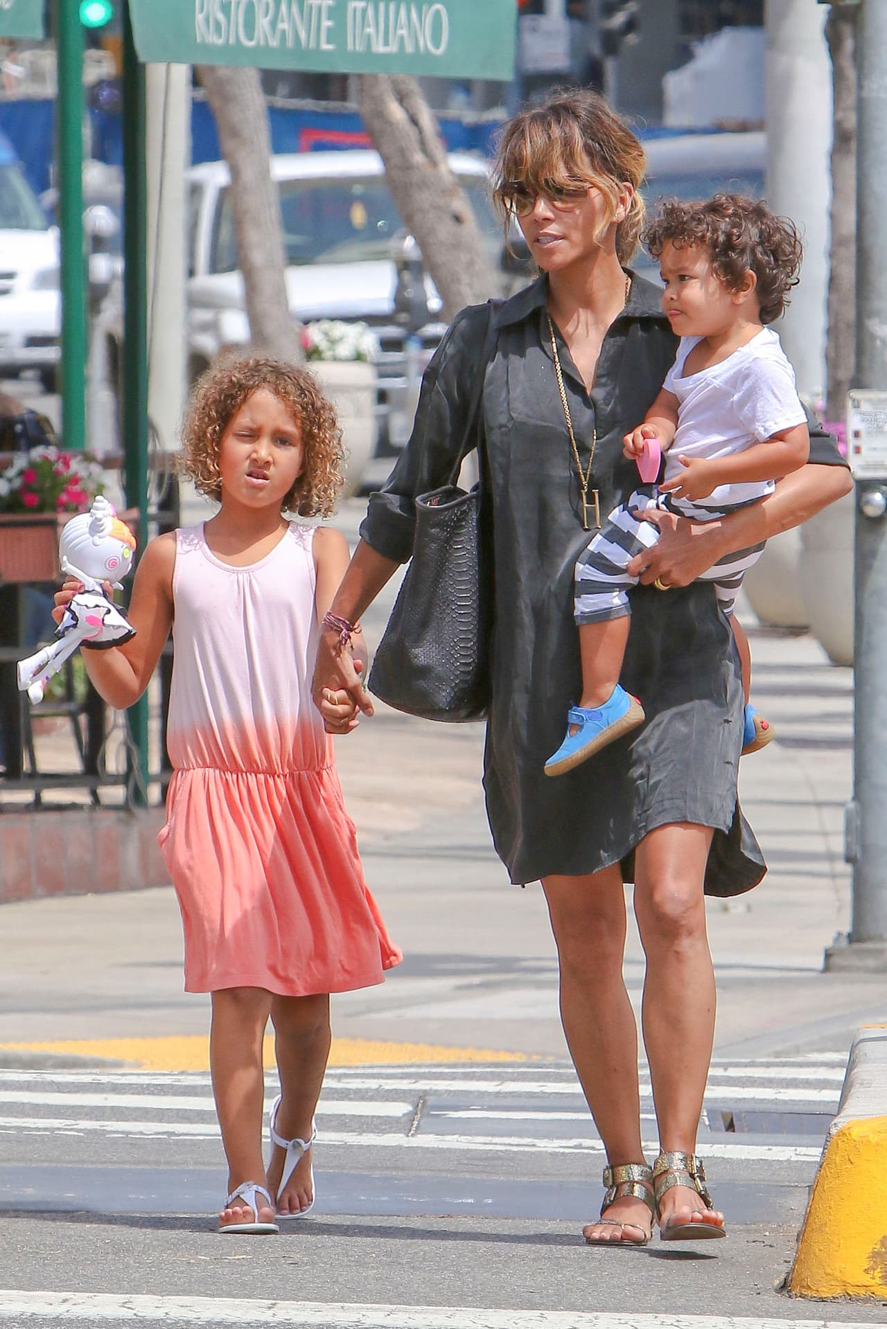 El famoso no fue con ellos a comer.