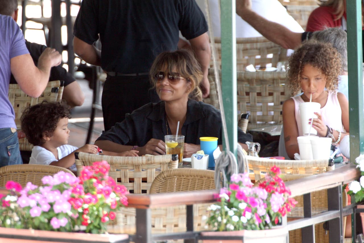 La actriz, feliz con lo bien que se comportan sus retoños.