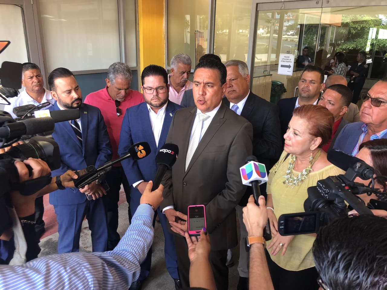 Alcaldes advierten que los recortes de Rosselló y la Junta contra los Municipios causarían miles despidos en todo Puerto Rico