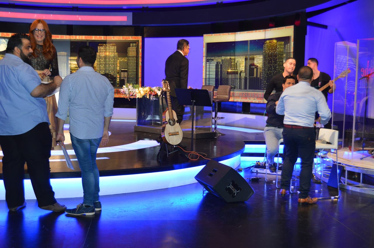 Así transcurrieron parte de las grabaciones del especial con Silverio Pérez y Suzette Bacó.