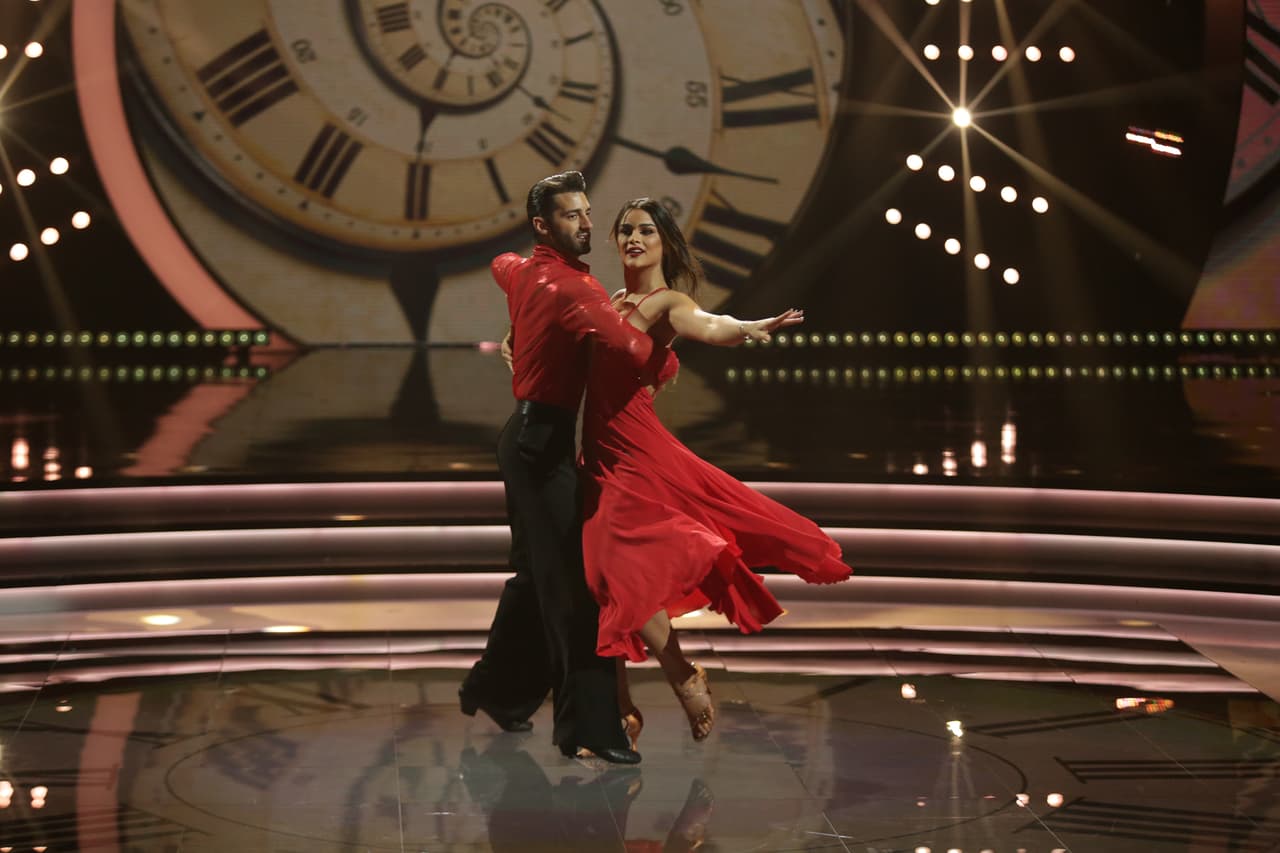 Clarissa bailó la rumba '100 años'.