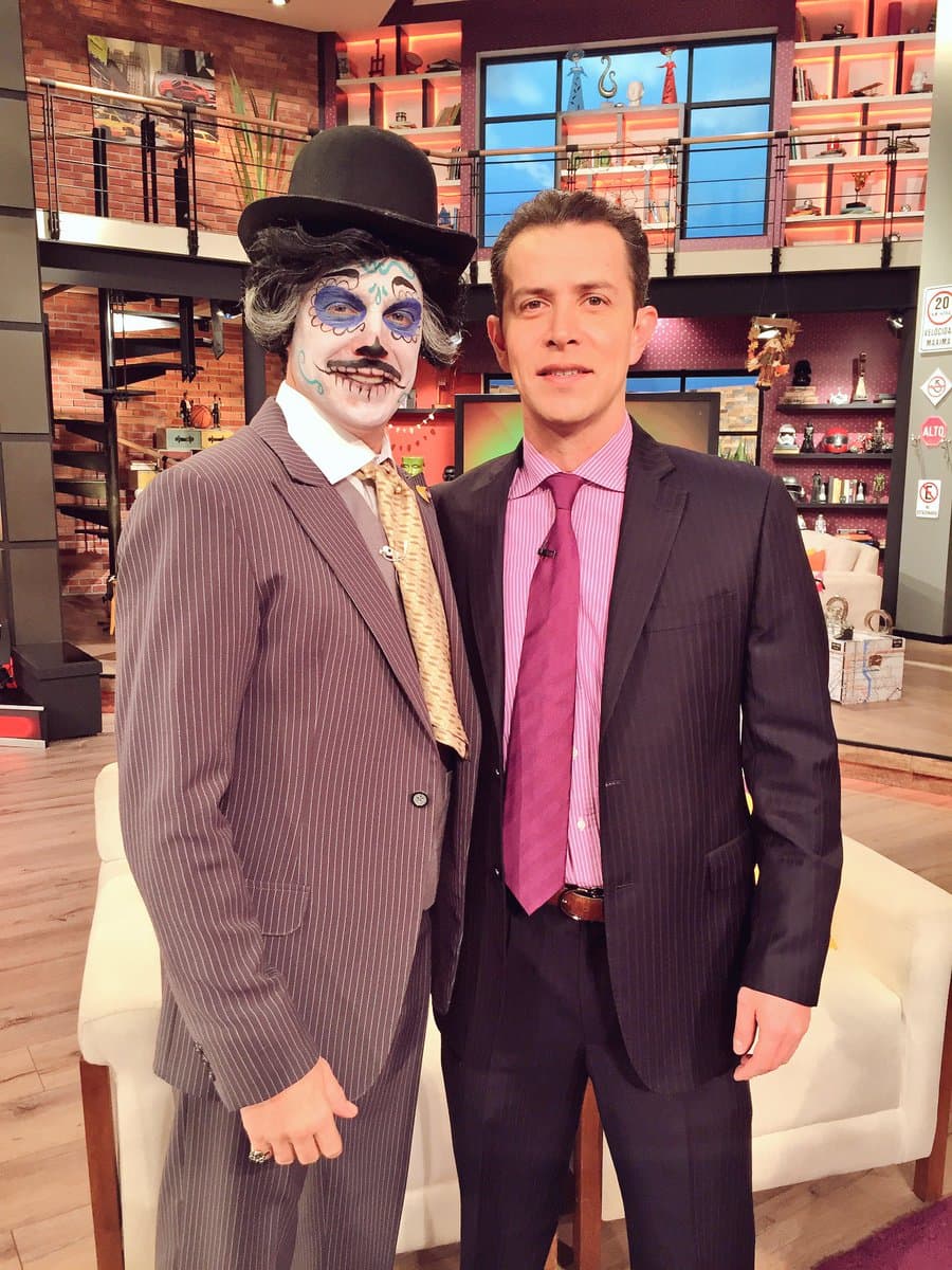 El cirujano plástico Ary Papadopulos compartió la conmovedora historia de Sandra Sánchez. Ella sobrevivió al cáncer de mama y él le ayudo con la reconstrucción de su seno.