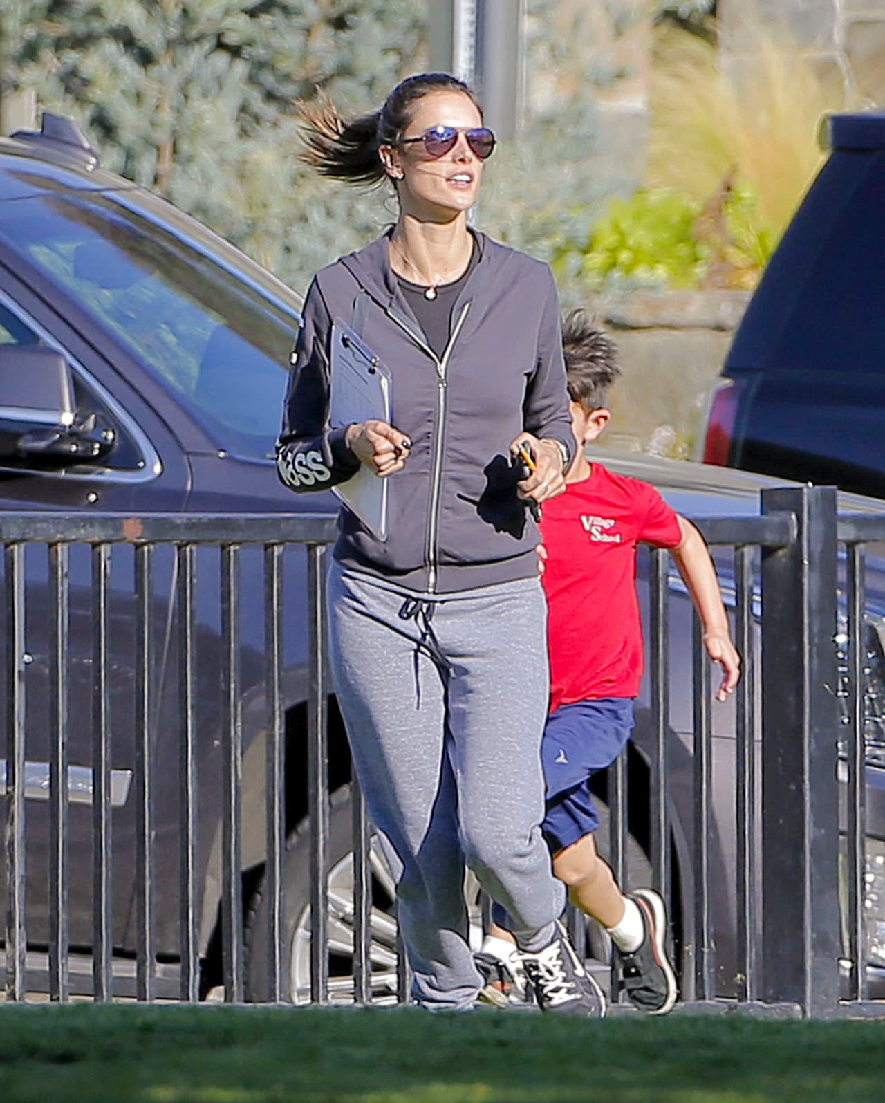 Al menos tiene esa carpeta para "pasar lista".