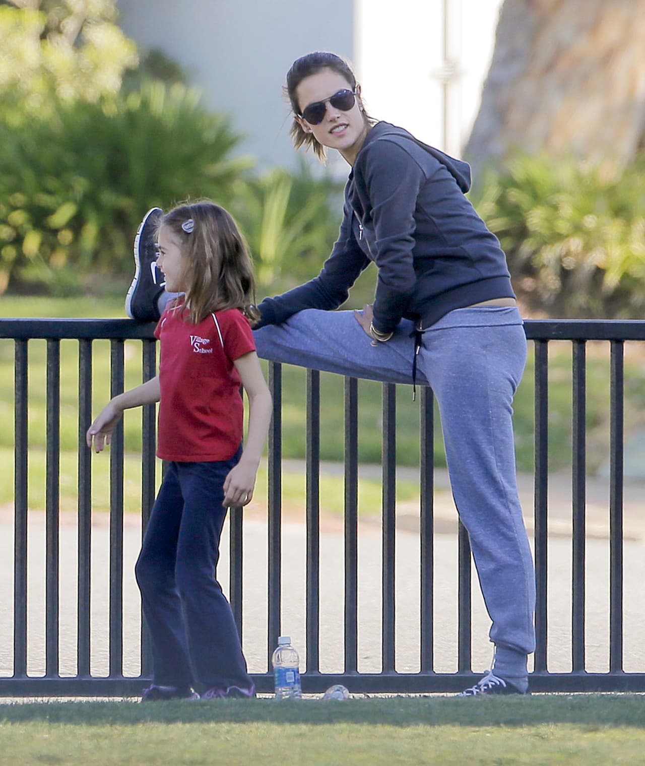 Ale usó unos comodísimos pants.