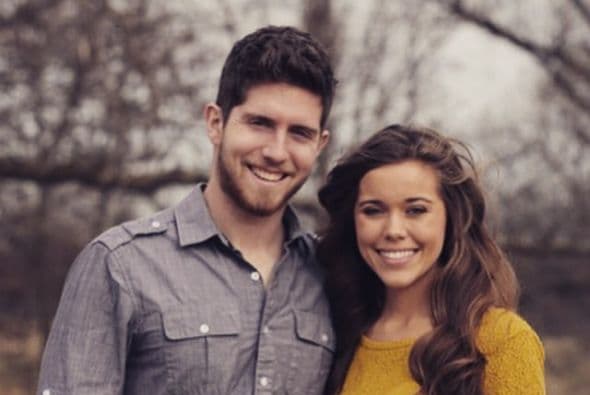 Jessa Seewald, aquí con su marido, dijo que las acciones de Josh "fueron incorrectas" y se consideran víctimas, pero defiende a su hermano de ser un violador.