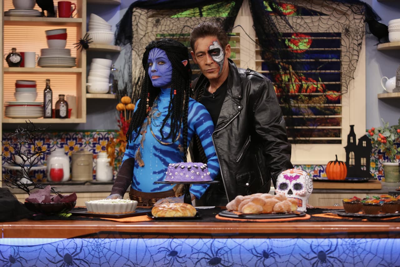 ¡Sorpendentes y divertidos! Si tienen una fiesta de Halloween, los disfraces de protagonista de películas o series siempre son una buena opción.