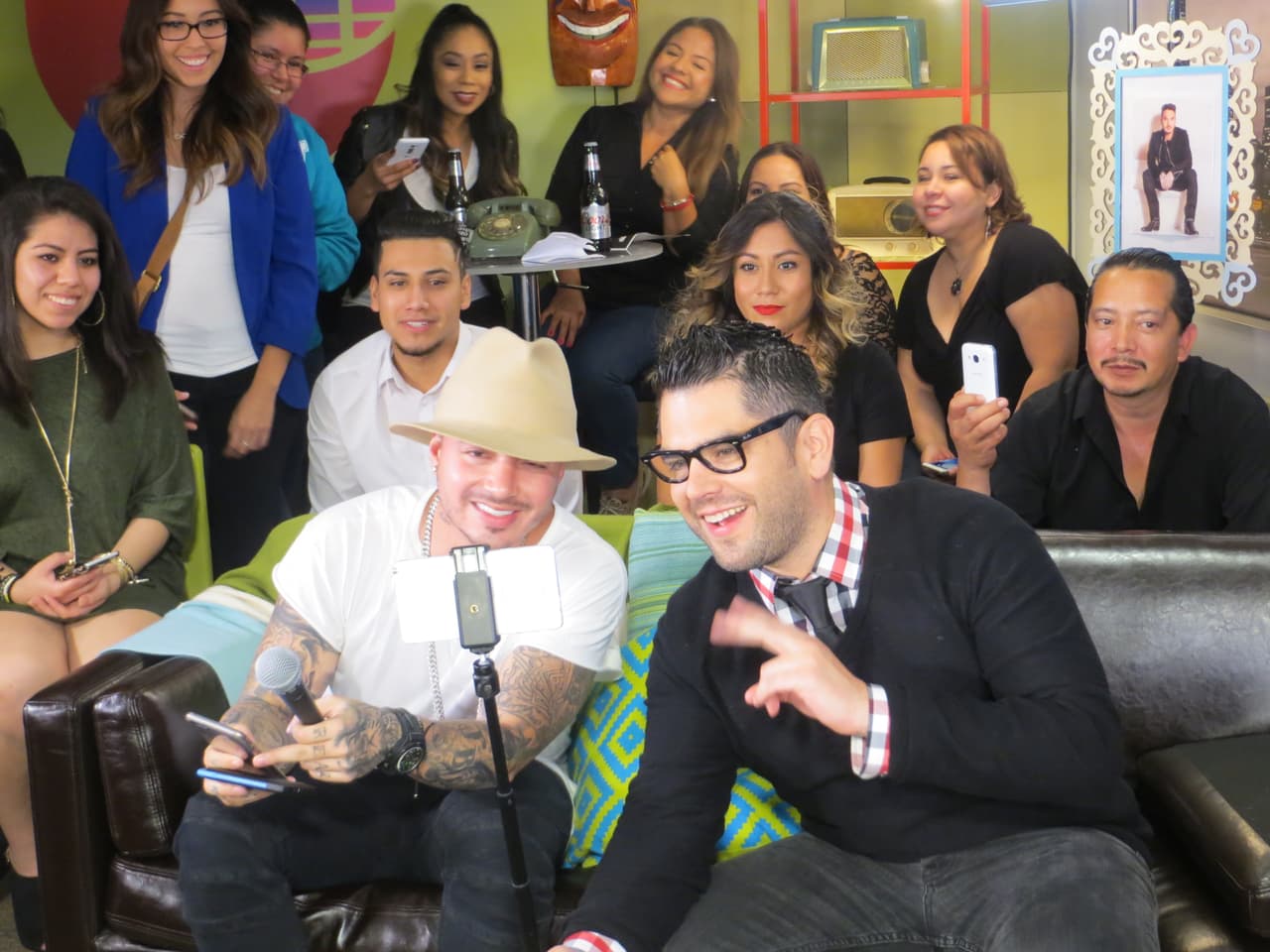 Sabías que su video "Ginza" tiene 149 millones de vistas en YouTube.