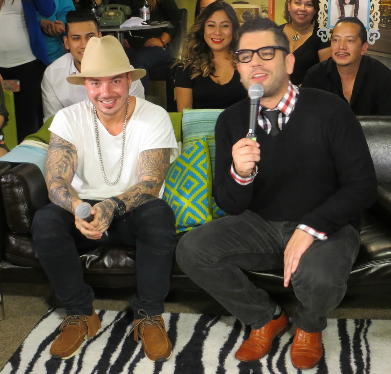 Pues en ocasiones hablaba como mexicano.