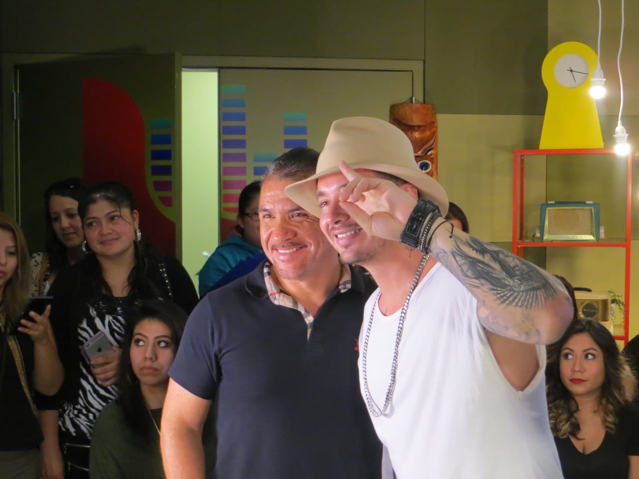 También habló de sus tatuajes, que ya no son reflejo de un momento particular en su vida, sino que ahora se los hace por gusto, por lo qué siente en el momento.