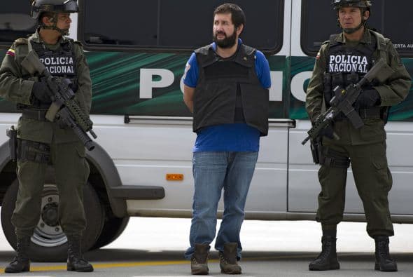 Según las investigaciones, Jorge Milton, Dolly de Jesús e Hildebrando Alexander Cifuentes "heredaron" los negocios ilícitos de su hermano Francisco Cifuentes, alias "Pacho Cifuentes", quien se inició en el tráfico de drogas como piloto y hombre de confianza de Pablo Escobar, fallecido jefe del cartel de Medellín.