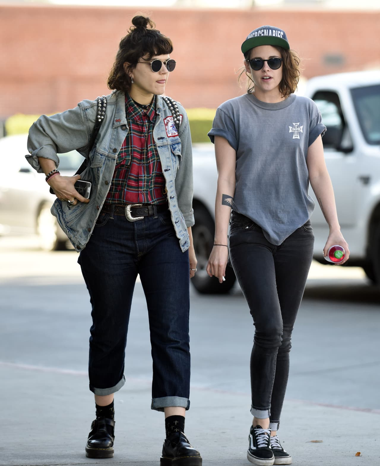 Nota el tatuaje en el brazo de la actriz.