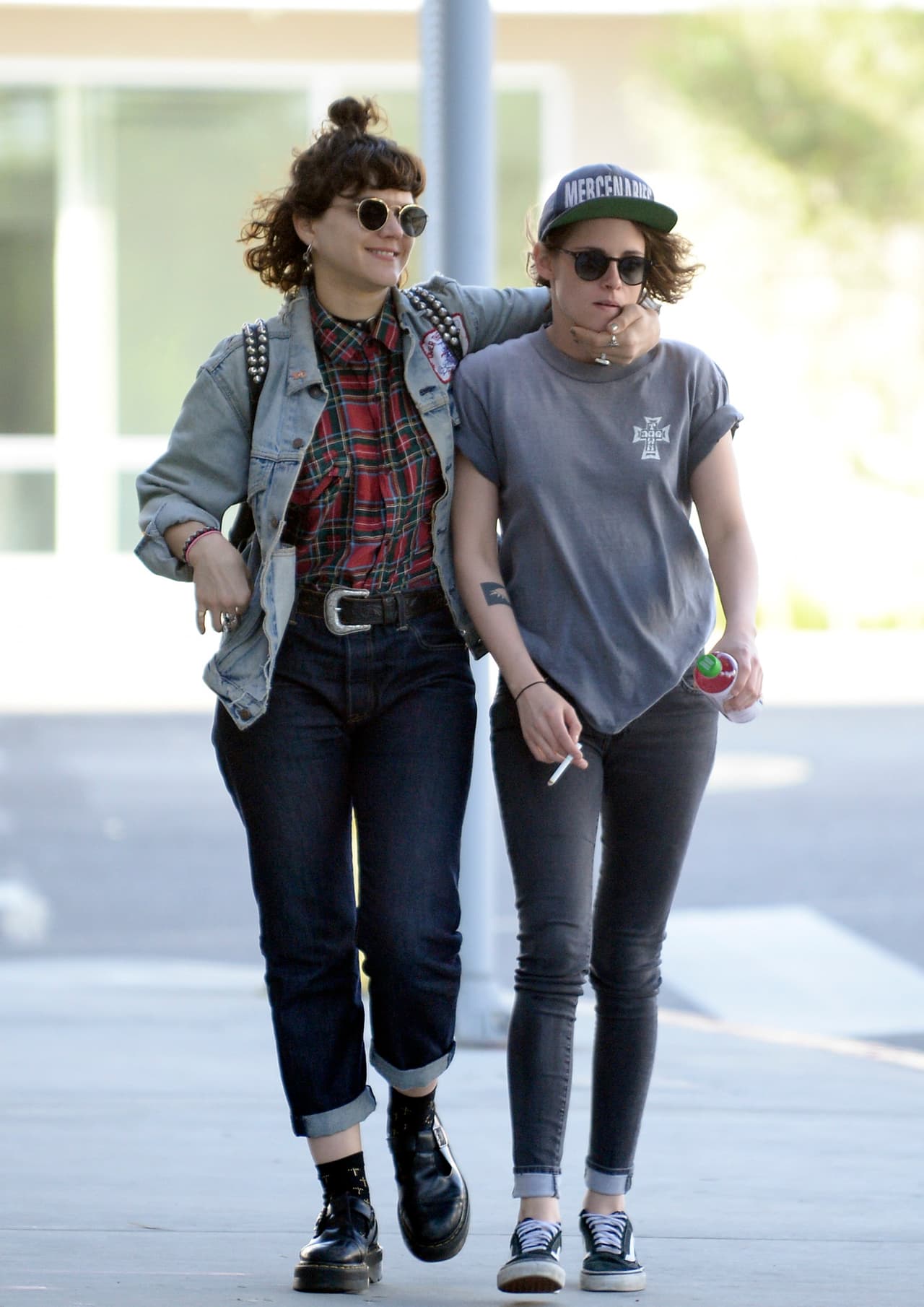 Los fotógrafos captaron a Kristen Stewart muy amorosa.