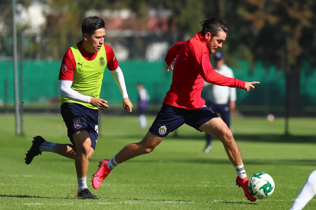 Las Chivas del Guadalajara se preparan con fuertes entrenamientos en Verde Valle para su primera fecha del torneo Guard1anes 2021, que será este viernes a las 19:30 ante el equipo de Puebla en el Estadio Cuauhtémoc.
