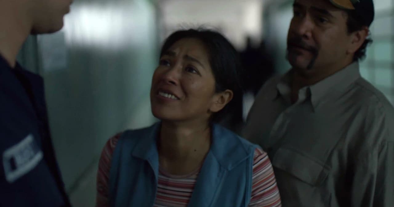 Evelina elbowed her way through the crowd and yelled at the officer in charge of the investigation: “Hey! My daughter isn’t dead! You have to find her!”, but he ignored her. One of the guards told her that girls like hers were often taken to Culiacán.