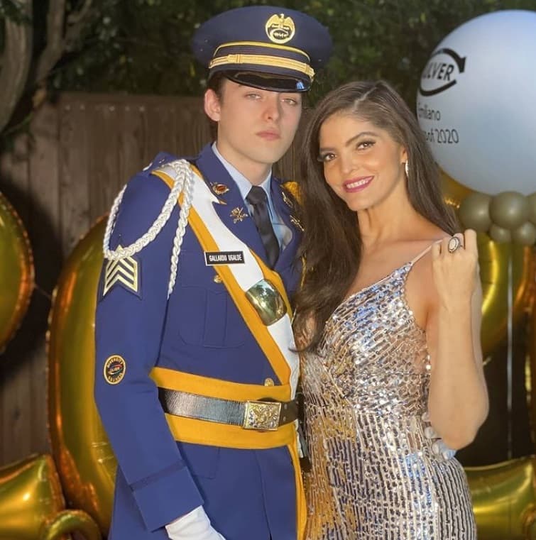 "Y aunque como madre no he sido perfecta, el amor a mis hijos es una fuente de inspiración y sabes que en cada regaño o enmienda lleva una Bendición. Te amo pedazo de mi alma, feliz cumpleaños, y tú más que nadie sabe que eres parte de esta canción".