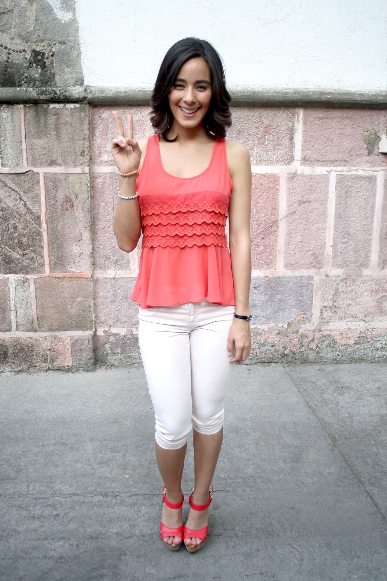 8. Cuando ve su trabajo en la pantalla se convierte en su propio verdugo, pues es muy exigente con ella misma.