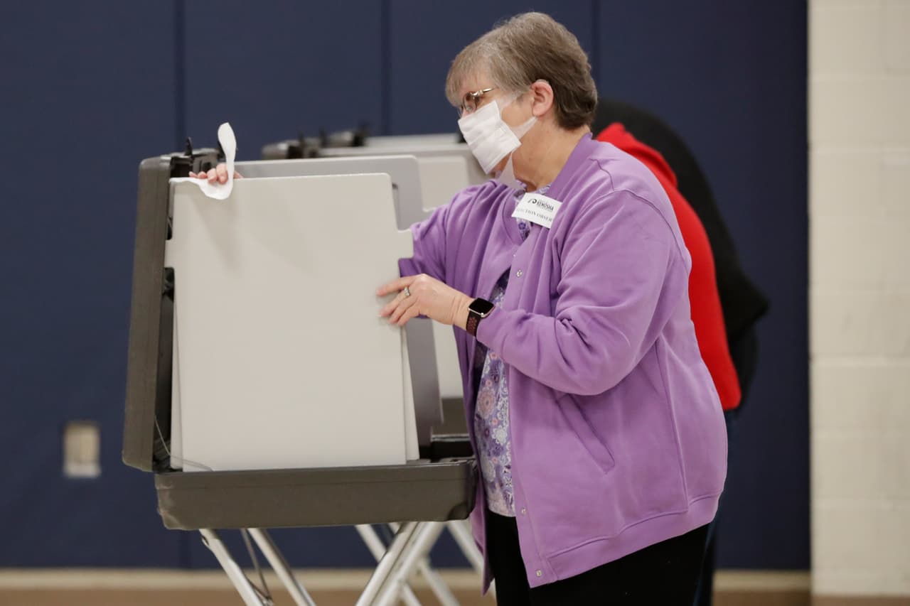 Joe Biden espera que el estado ayude a asestar un golpe definitivo a su rival Bernie Sanders en la disputa por la nominación, pero el ganador el martes pudiera resultar menos importante que la decisión de Wisconsin de permitir la votación.