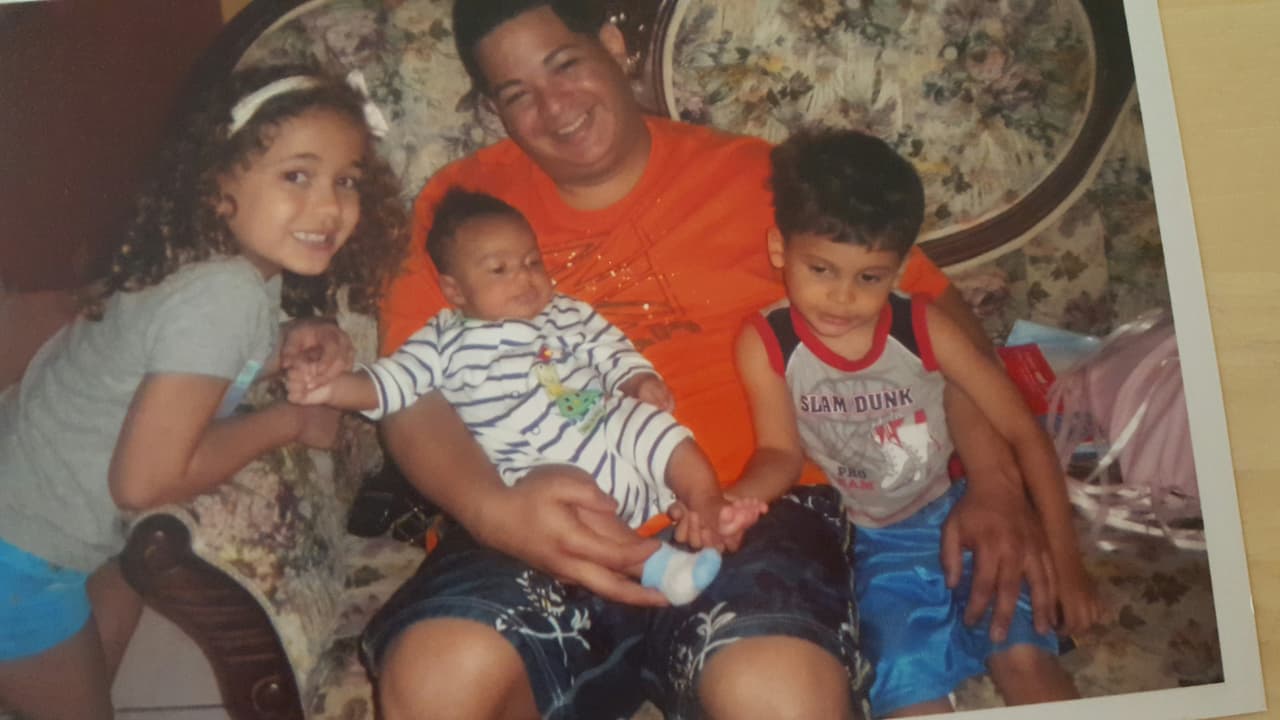 "Ya he cumplido la cosa que ya quería hacer. Ya conocí a mi sobrino. Se llama Miguel Andrés. Ya yo estoy listo para morir", dice Carrasquillo, quien espera ser escuchado por los legisladores. Actualmente, sólo cinco estados autorizan la ayuda médica para morir: Oregon, Washington, Montana, Vermont, y California, donde la nueva ley entrará el efecto el 9 de junio.