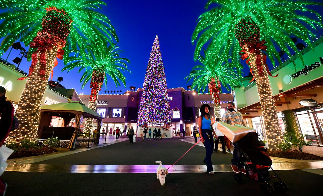 Te explicamos cómo con tus compras navideñas puedes estar llevando el coronavirus a tu casa