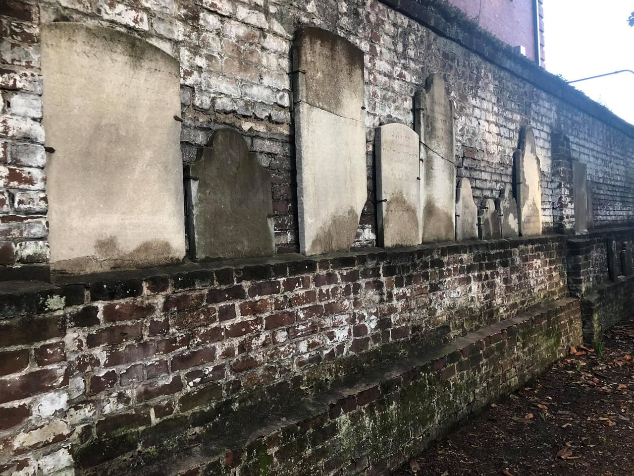 El brote de 1820 estuvo acompañado de una devastación adicional en la mañana del 11 de enero, cuando en un establo se produjo un incendio que se extendió rápidamente. El incendio destruyó 500 edificios antes de disminuir esa tarde.