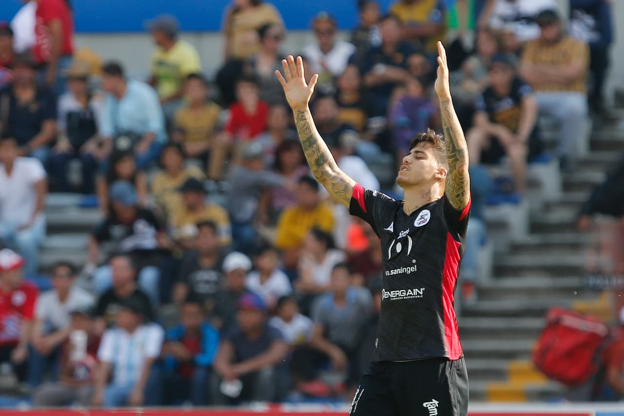 Sin embargo, la apertura del marcador la logró el peruano Beto da Silva al minuto 21' para los locales.